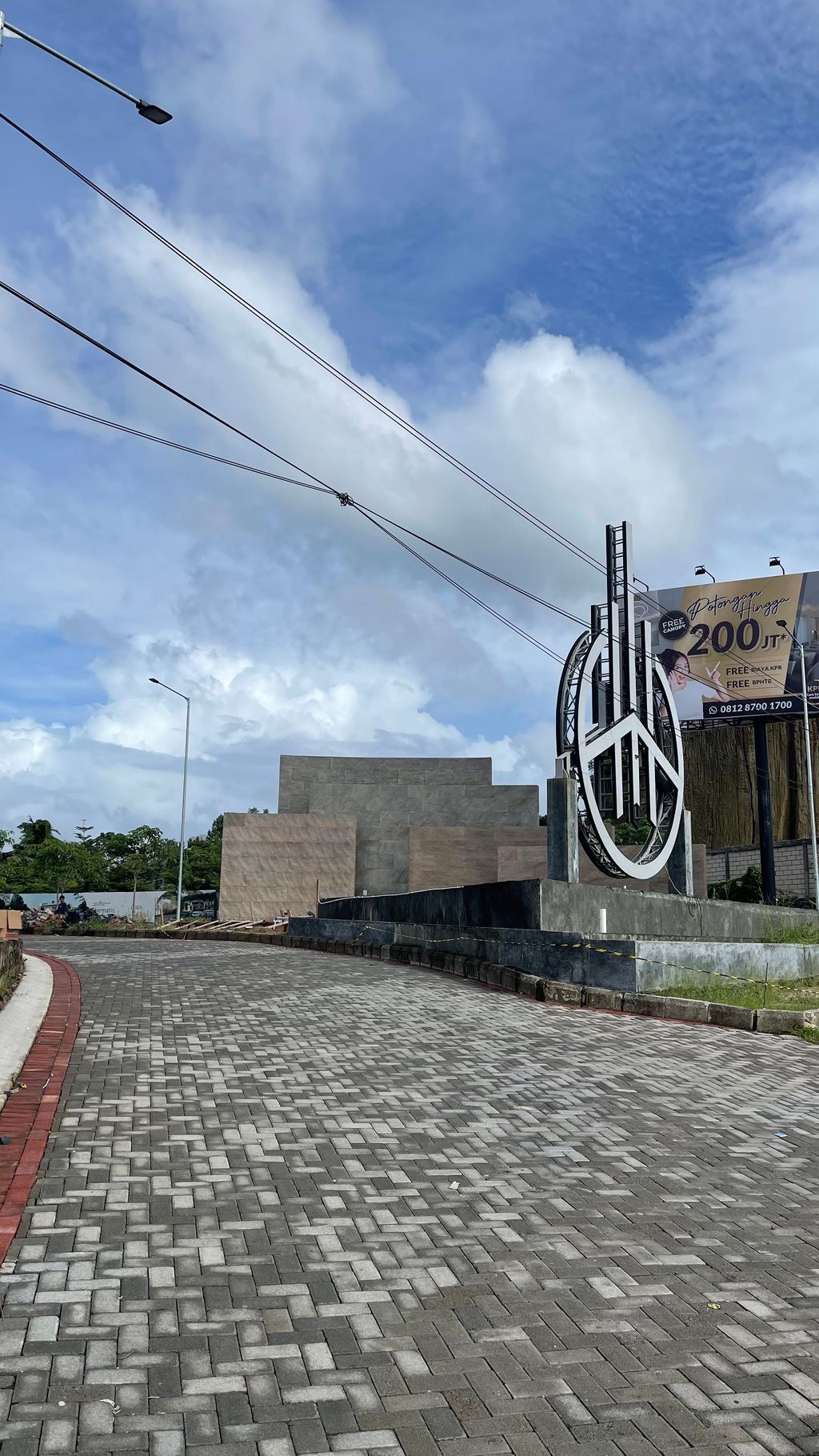 foto gerbang perumahan The City Manado