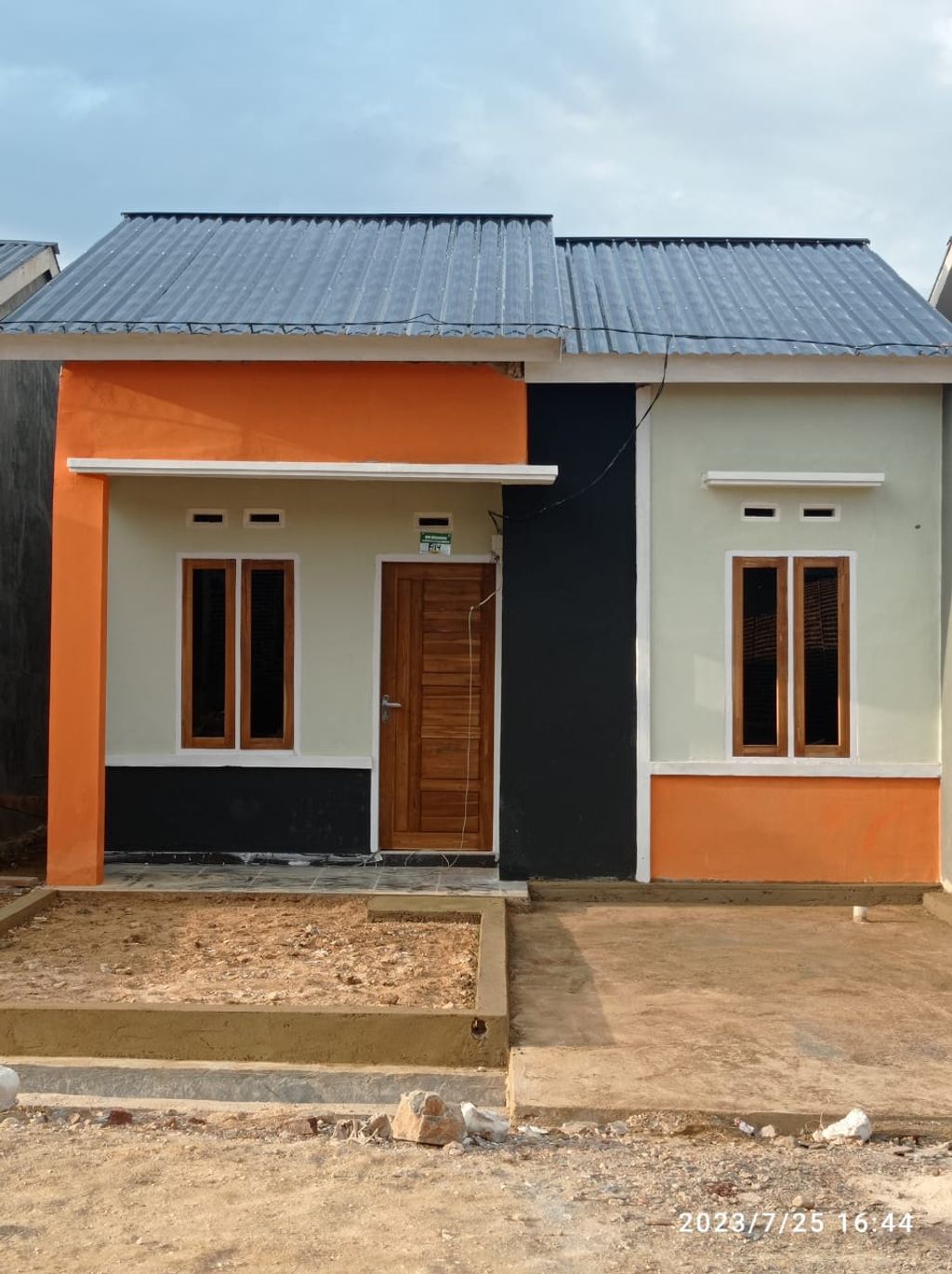 foto tampak rumah tipe 36 (Subsidii) perumahan PESONA KING ADHAM RESIDENCE TAHAP 2