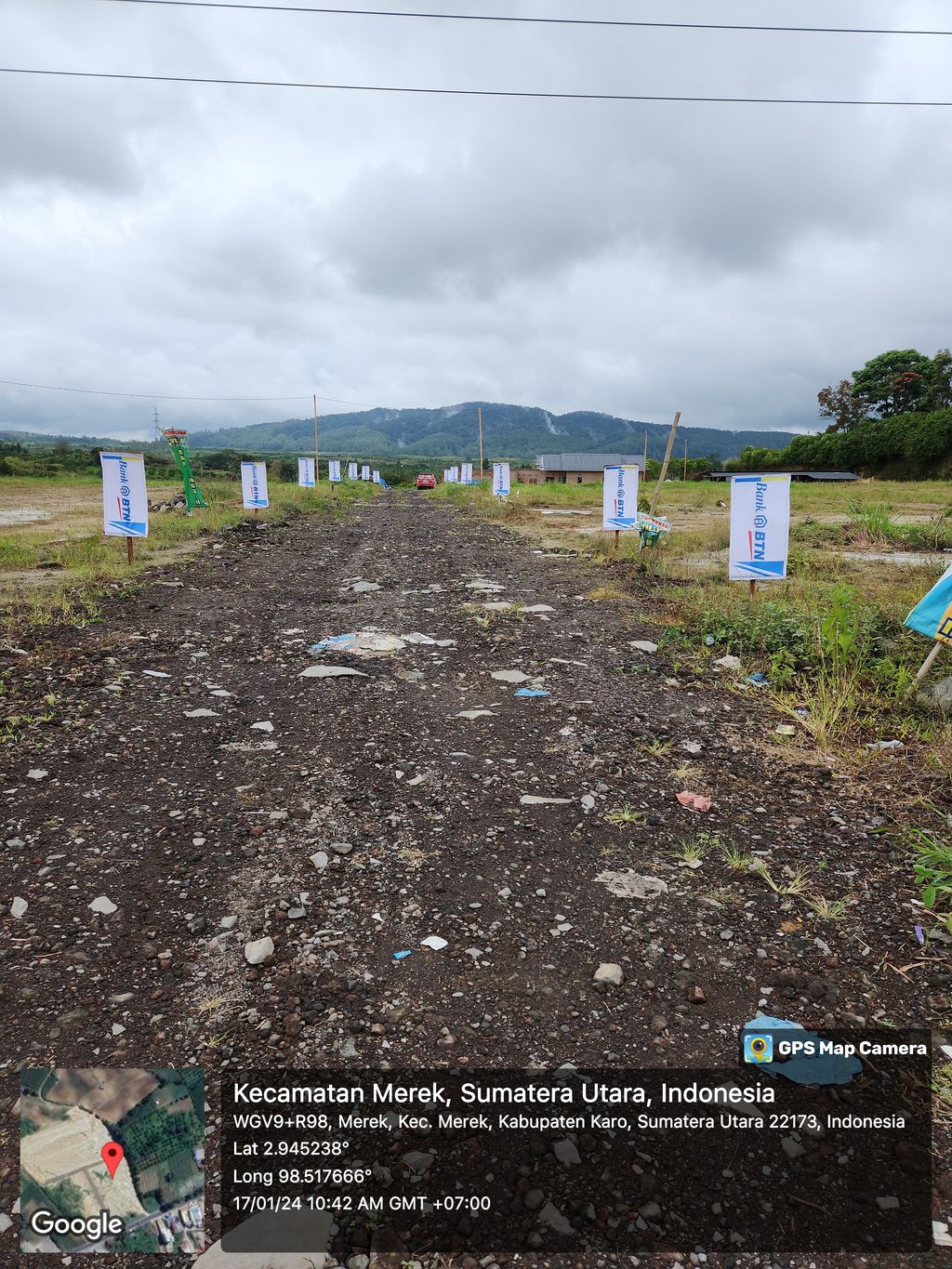 foto gerbang perumahan Village rani mas