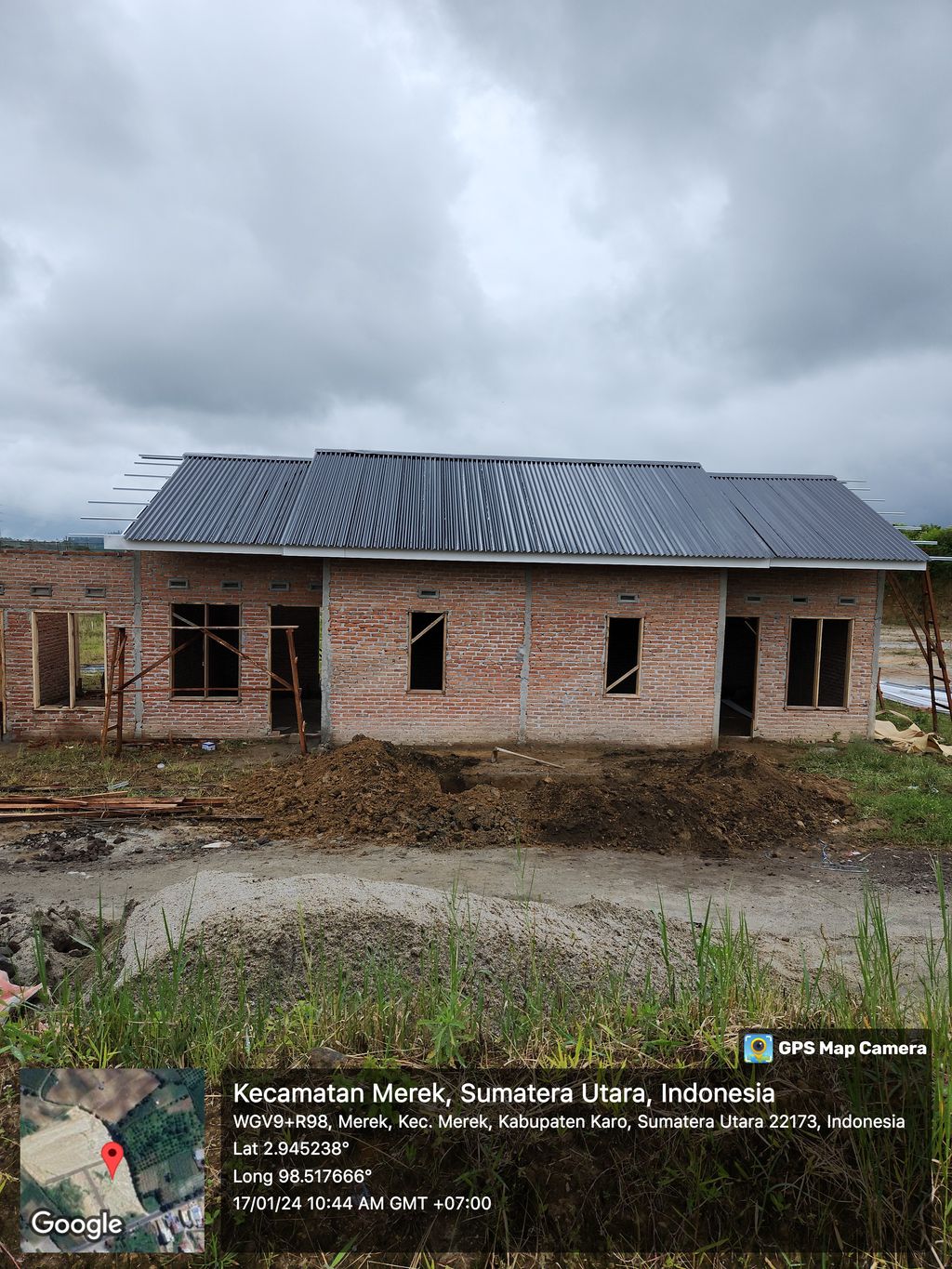 foto contoh rumah perumahan Village rani mas
