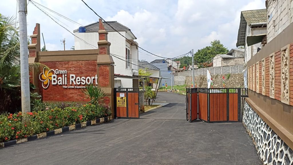 foto gerbang perumahan GREEN BALI RESORT 2