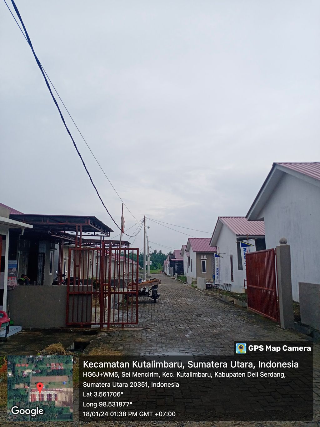 foto gerbang perumahan Reveno Residence 4