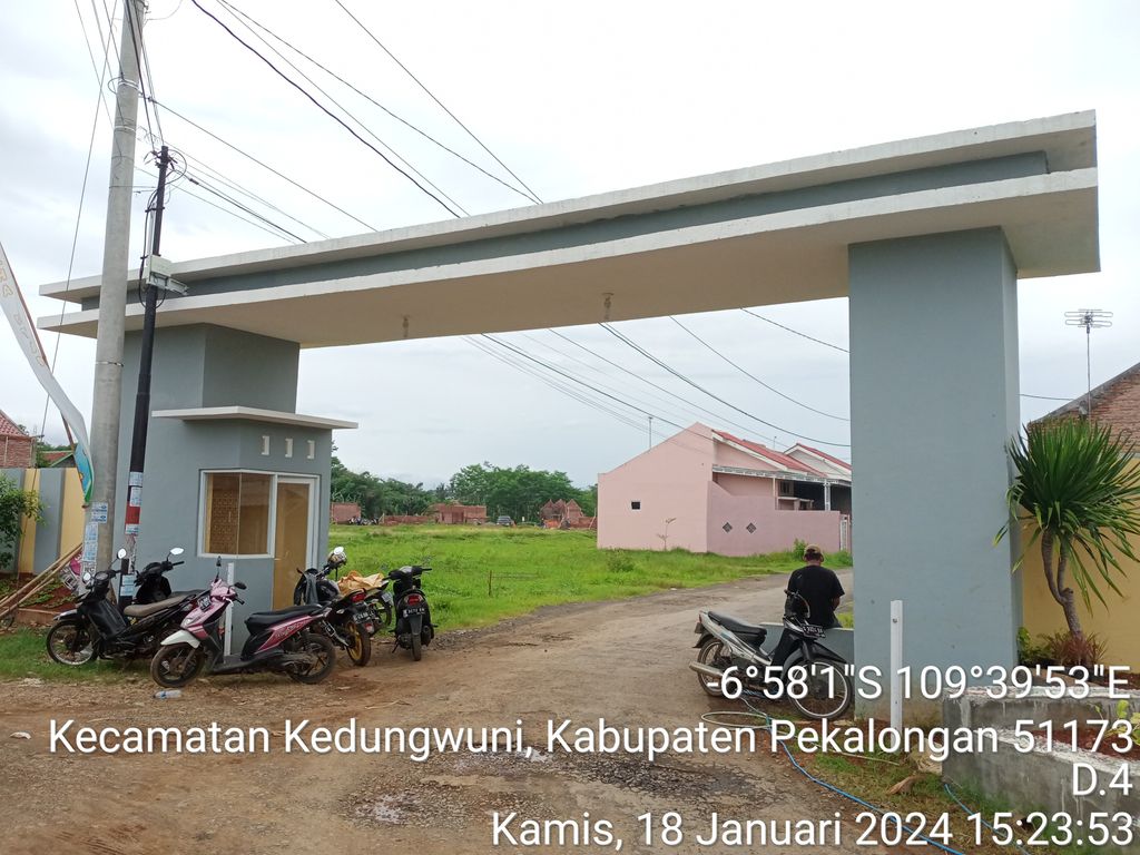 foto gerbang perumahan PERUMAHAN GRAHA UTAMA PROTO 2