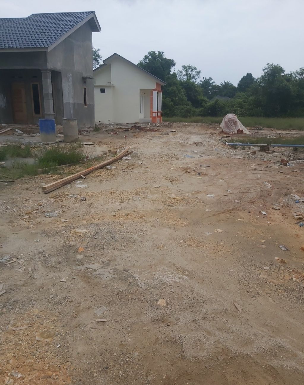 foto posisi tengah perumahan PERMATA INDAH 4