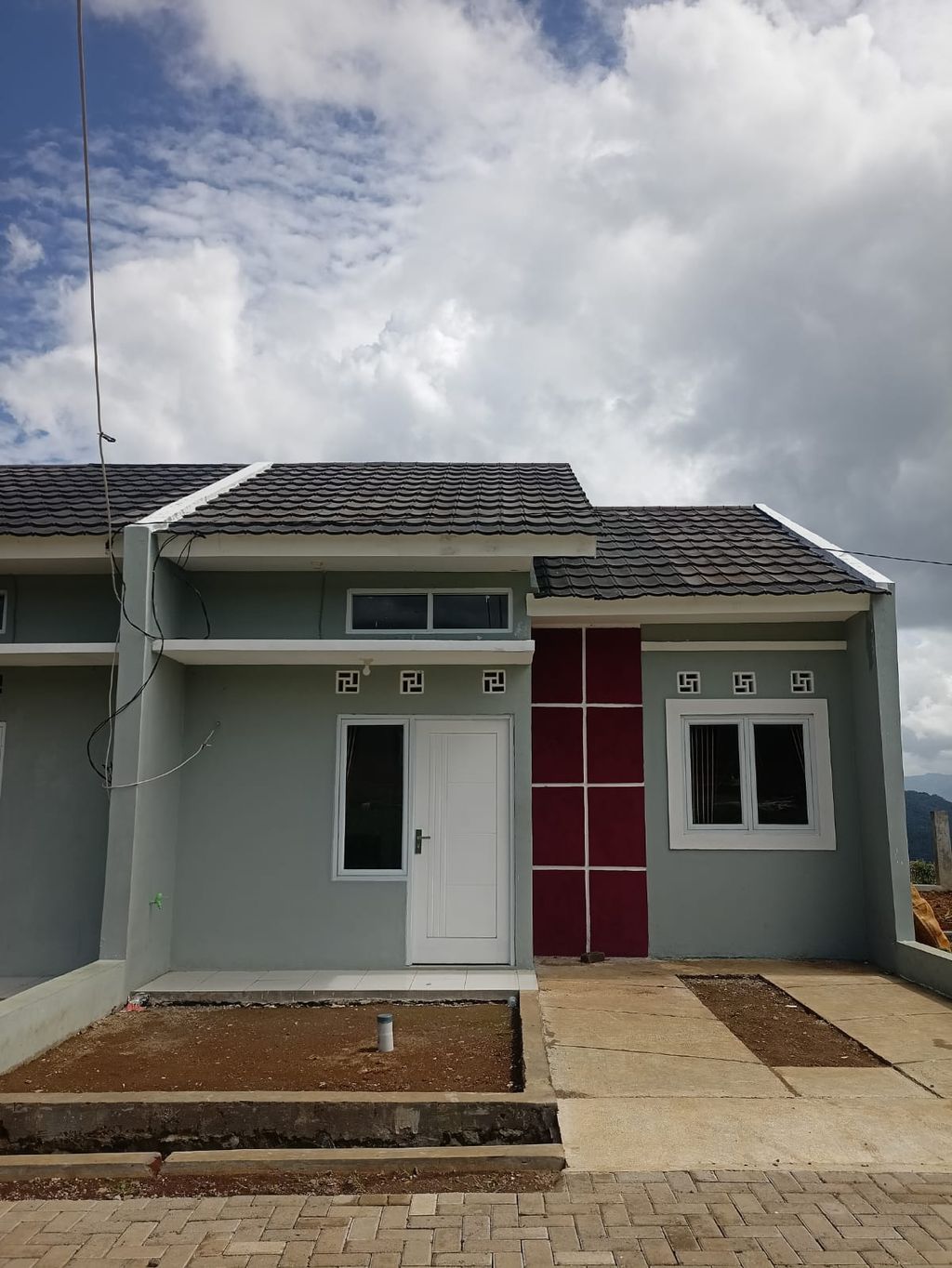 foto tampak rumah tipe 36/60 perumahan BUMI SUKALARANG INDAH