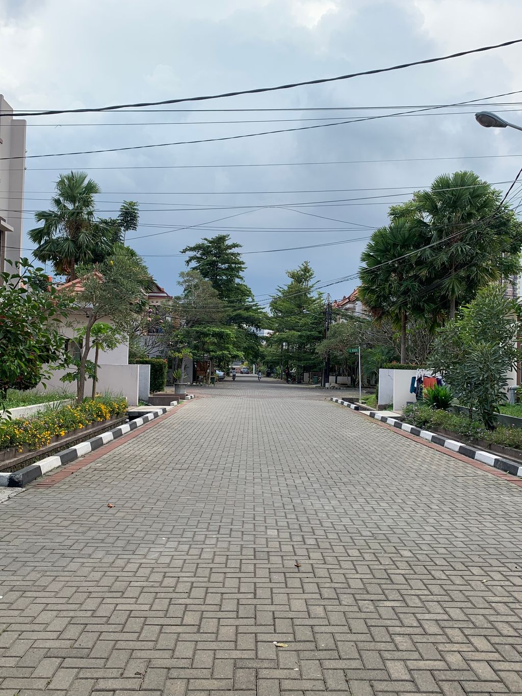 foto posisi tengah perumahan The Billabong Soeta Residence Tahap 2