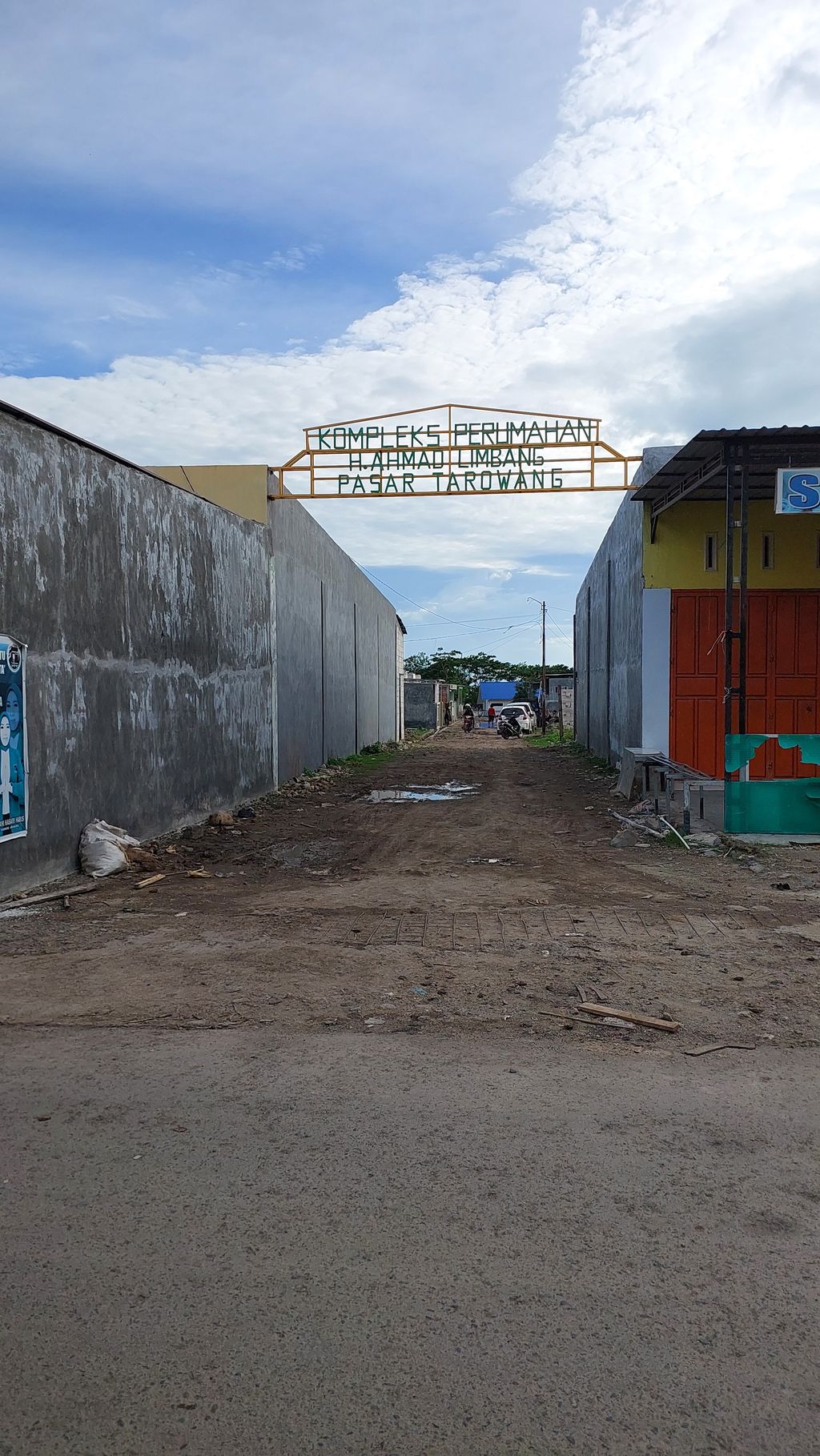foto gerbang perumahan KOMPLEKS PERUMAHAN H. AHMAD LIMBANG PASAR TAROANG