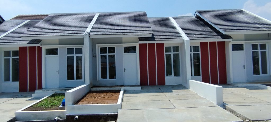 foto tampak rumah tipe 36/84 perumahan GADING TUTUKA RESIDENCE kirana