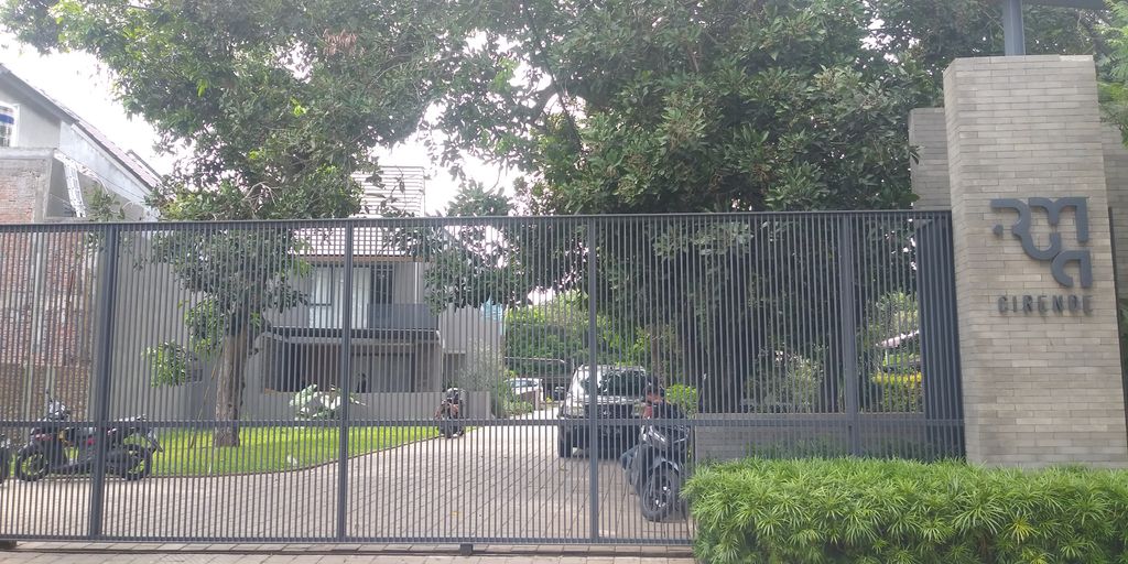foto gerbang perumahan RUMA CIRENDE