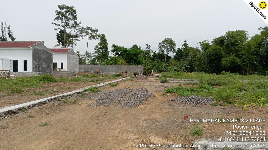 foto posisi tengah perumahan Kampus Village