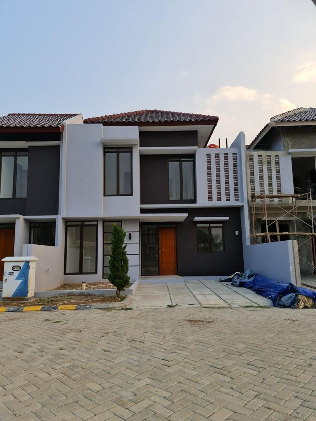 foto tampak rumah tipe 87 perumahan PADI VILLAGE