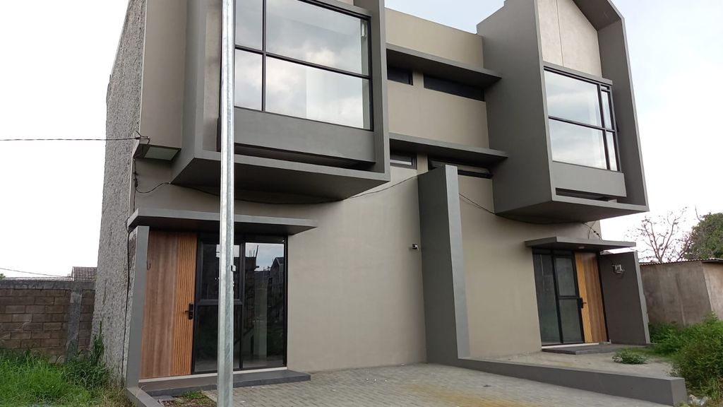 foto tampak rumah tipe 65 (E5) perumahan Kopo Harmonis Townhouse