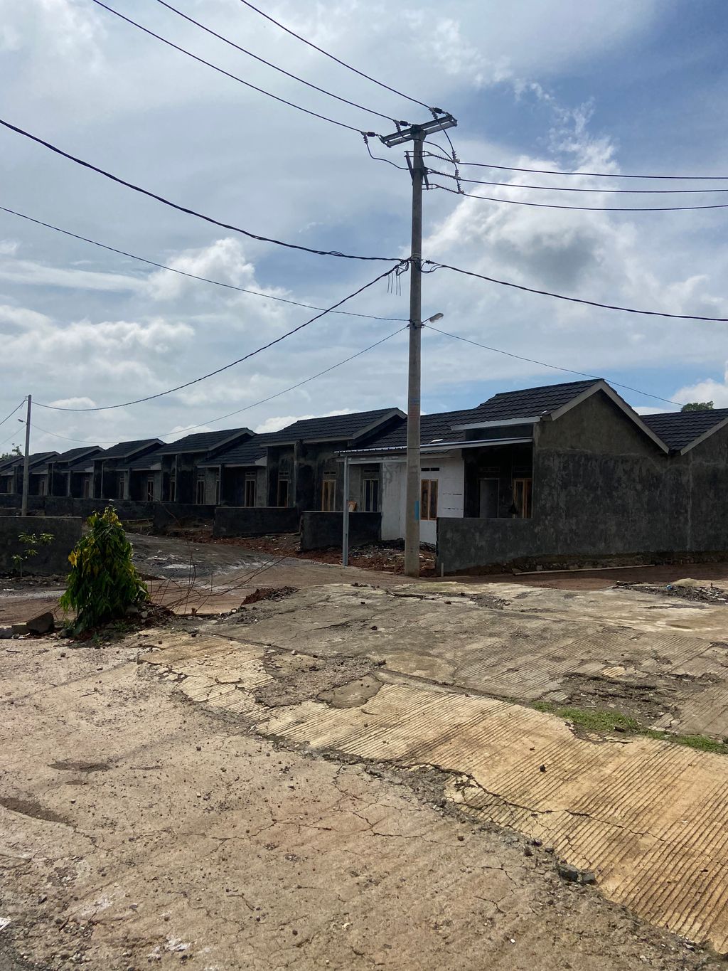 foto gerbang perumahan Karangsinom Lestari Residence Tahap 3