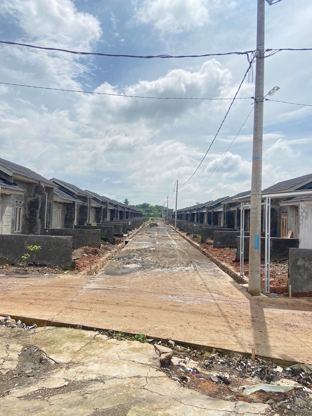 foto posisi tengah perumahan Karangsinom Lestari Residence Tahap 3
