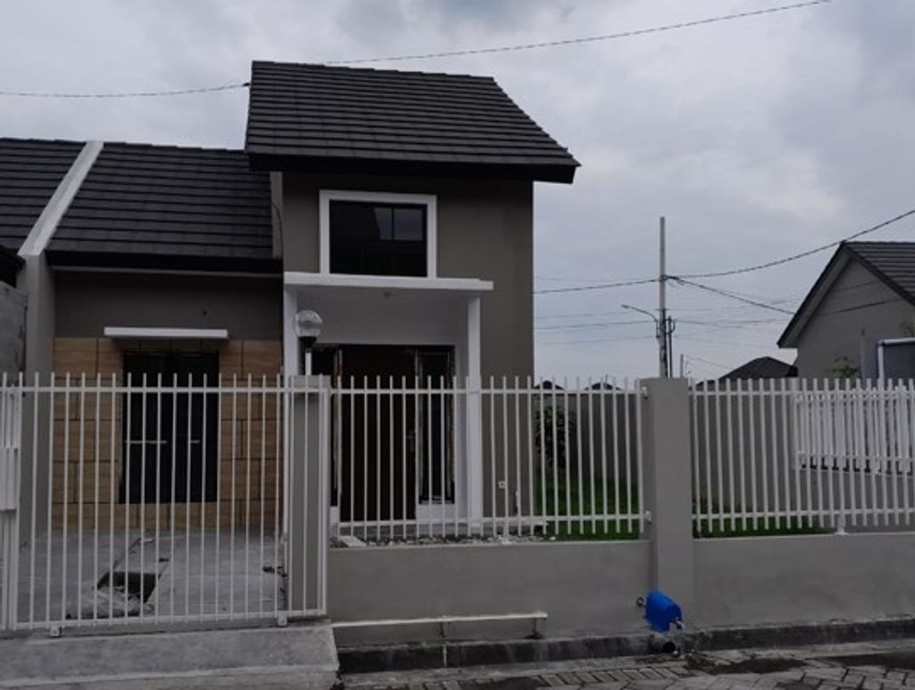 foto tampak rumah tipe 65/108B perumahan ALANA REGENCY TAMBAK OSO