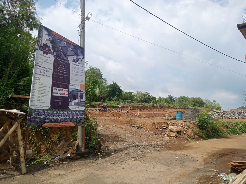 foto gerbang perumahan PERUMAHAN GEDONG BECIK TANGGUWISIA RESIDENCE