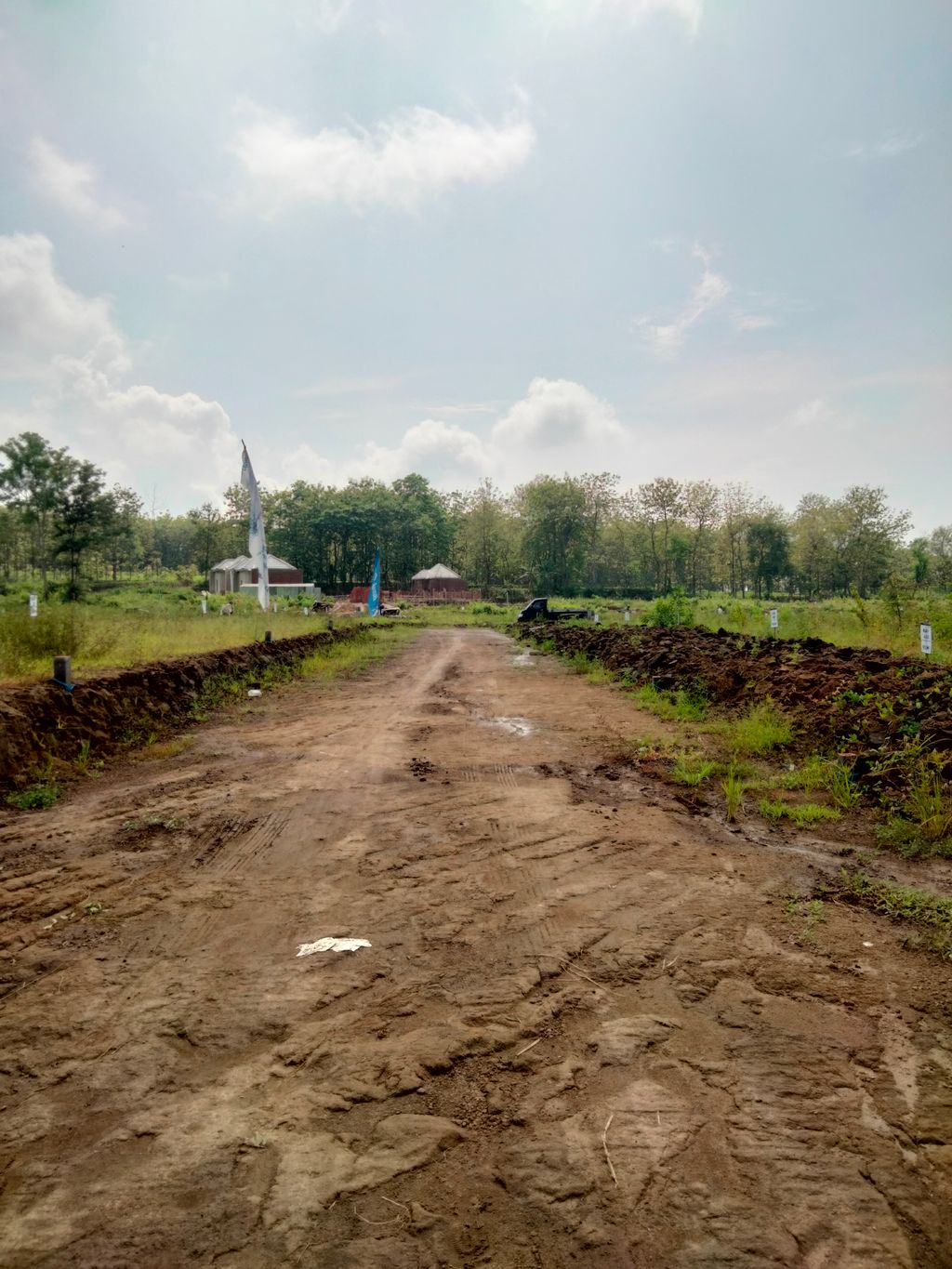 foto posisi tengah perumahan ASTINA RESIDENCE KALIJAMBE