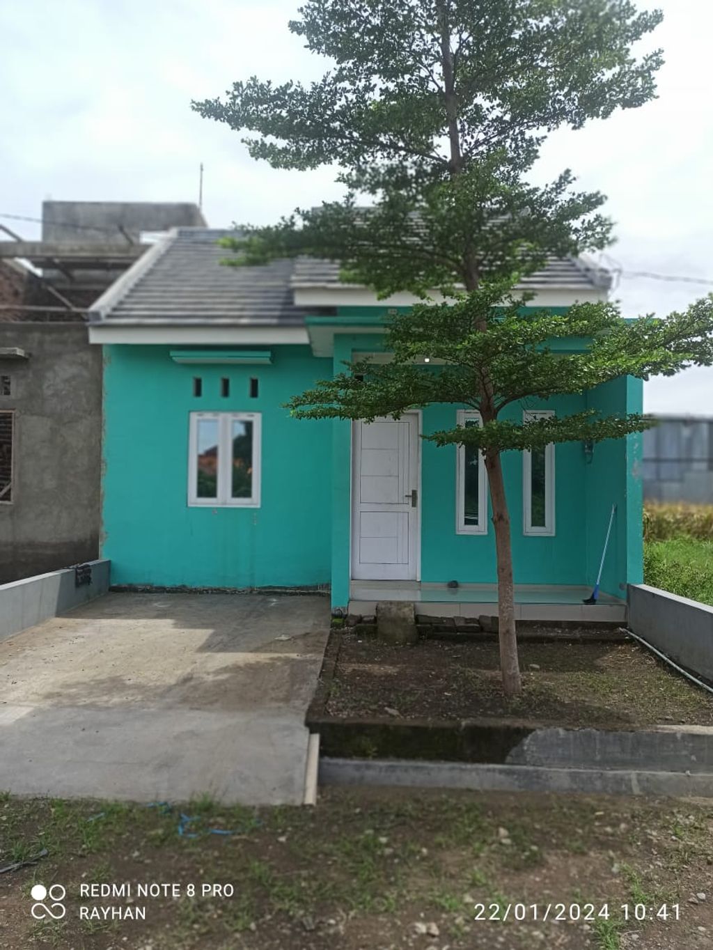 foto tampak rumah tipe Komersil/Platinum perumahan AGUNG PRATAMA KLAMPIS