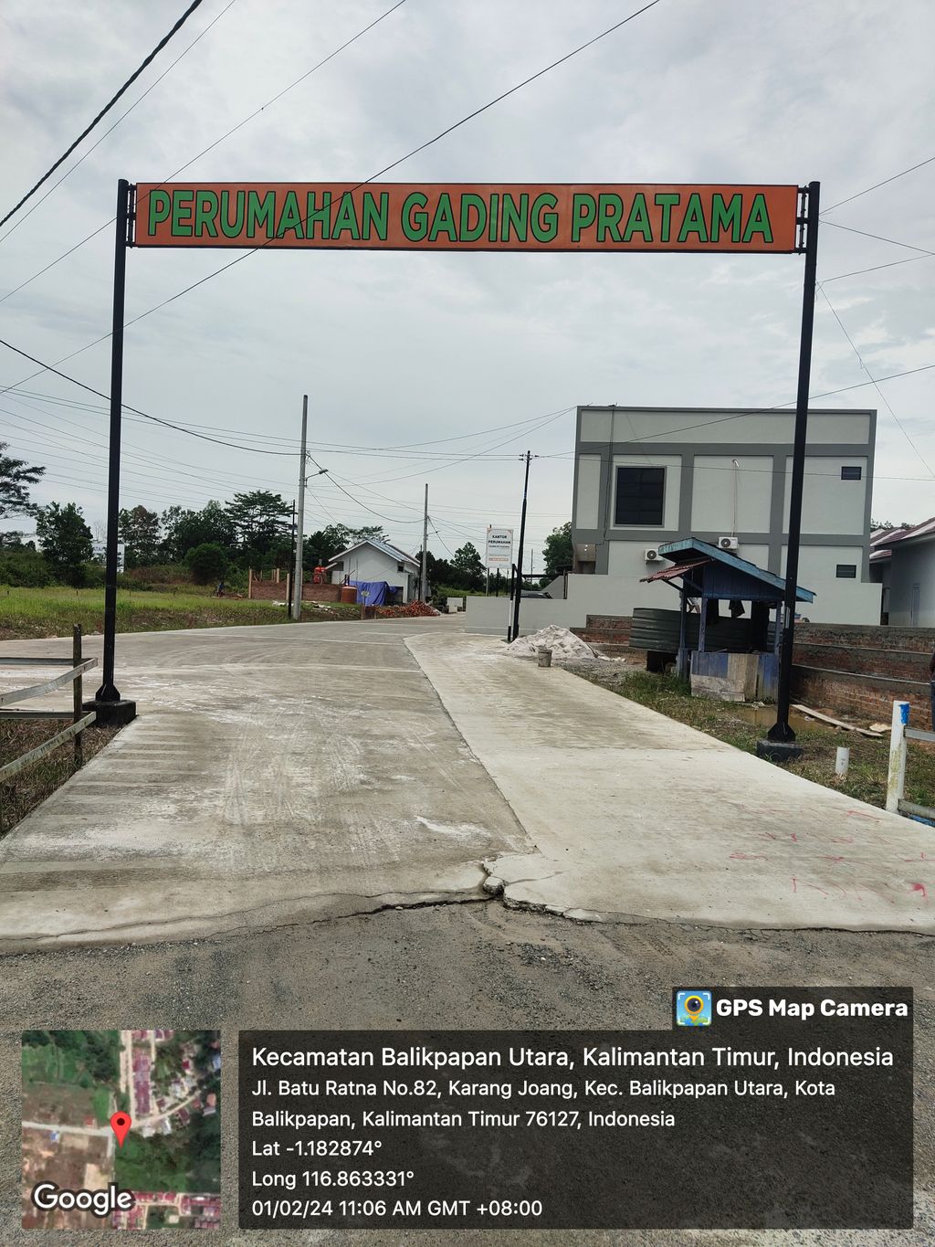 foto gerbang perumahan Gading Pratama