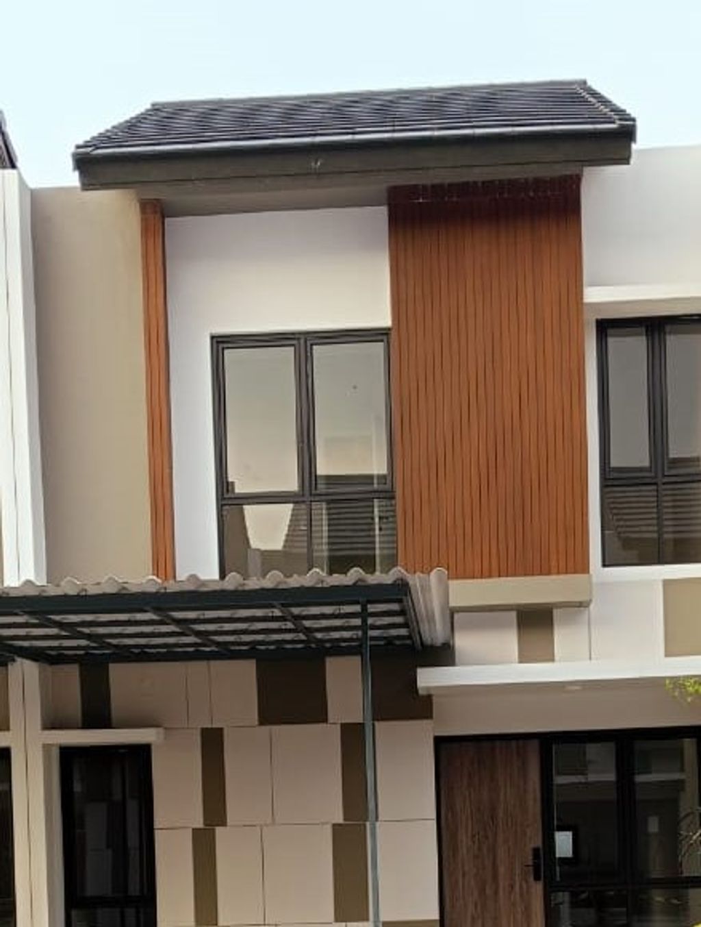 foto tampak rumah tipe SAPPHIRE perumahan GRAND ALMAS RESIDENCE