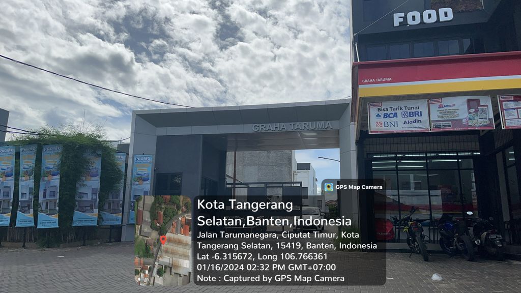 foto gerbang perumahan Graha Taruma