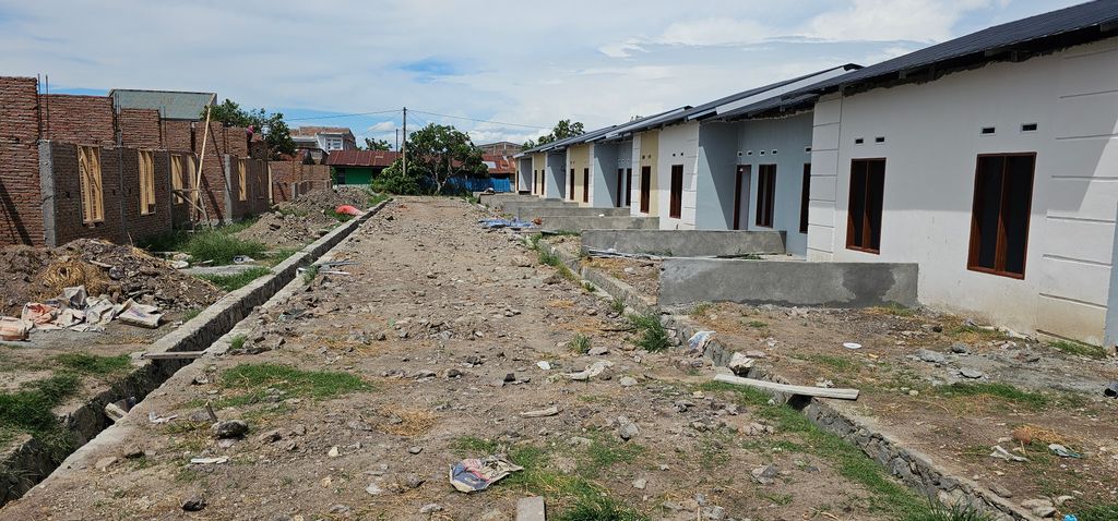foto posisi tengah perumahan GRAND DEVINA RESIDENCE