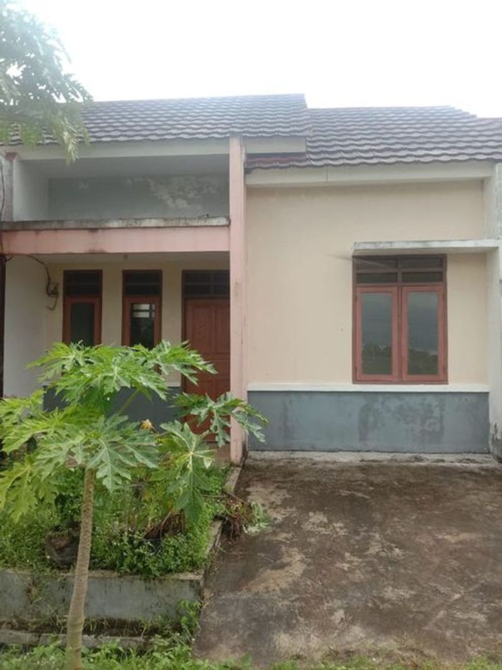 foto tampak rumah tipe Rose perumahan METRO PARAGON RESIDENCE