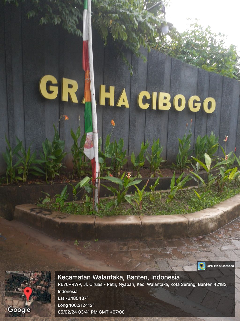 foto gerbang perumahan Graha Cibogo