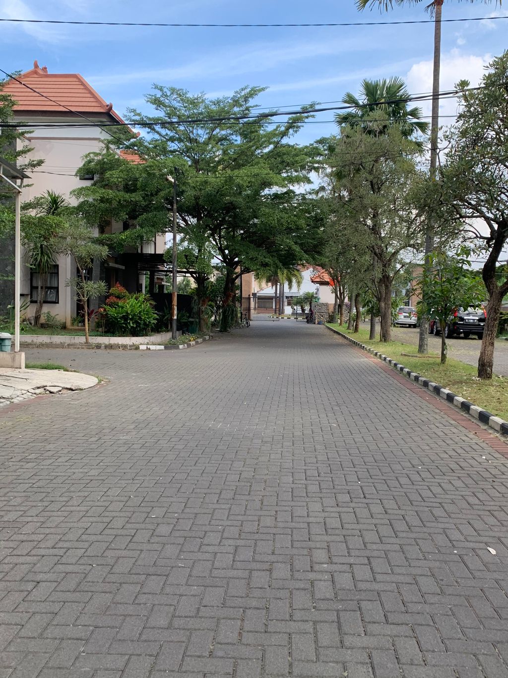 foto posisi tengah perumahan The Billabong Soeta Residence Cluster 1