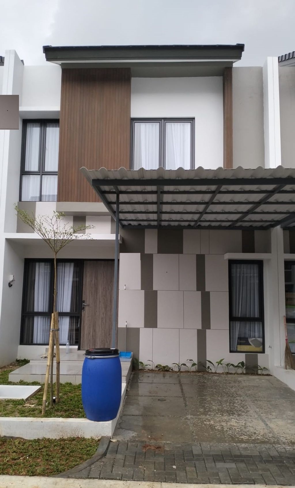 foto tampak rumah tipe SAPPHIRE perumahan GRAND ALMAS RESIDENCE