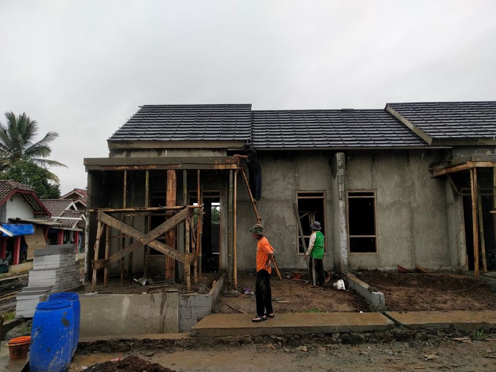 foto contoh rumah perumahan GREEN CASA CISEKE