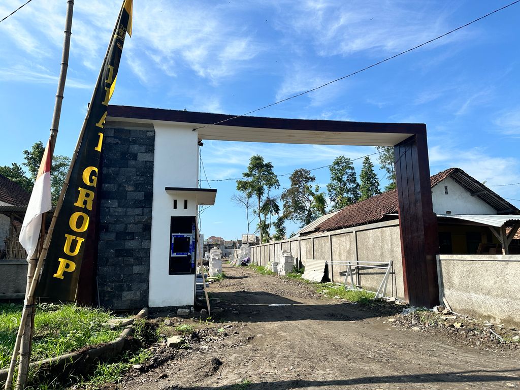 foto gerbang perumahan GREEN PARE RESIDENCE 7