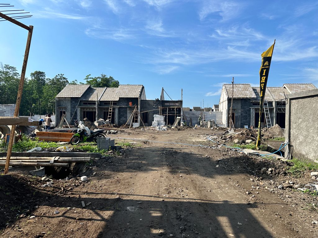 foto posisi tengah perumahan GREEN PARE RESIDENCE 7