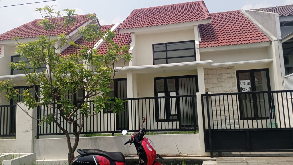 foto tampak rumah tipe 70 perumahan JUANDA REGENCY