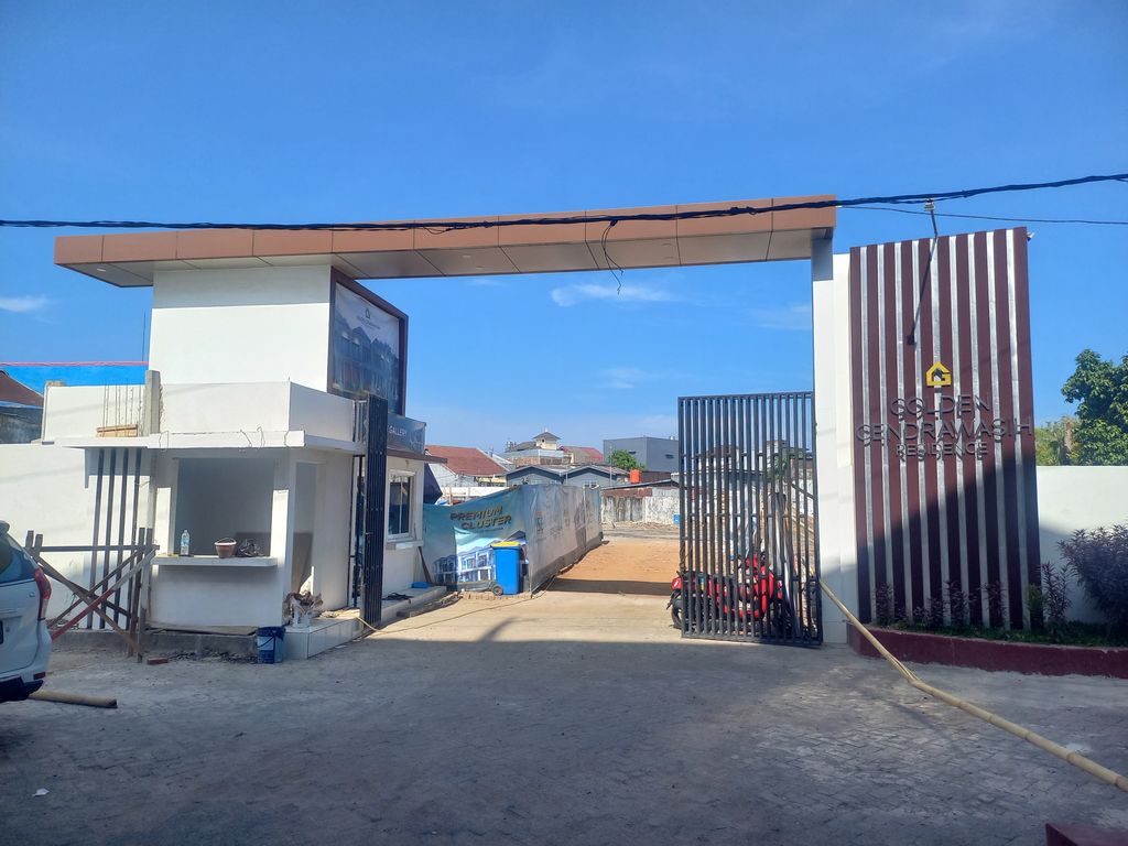 foto gerbang perumahan GOLDEN CENDRAWASIH RESIDENCE