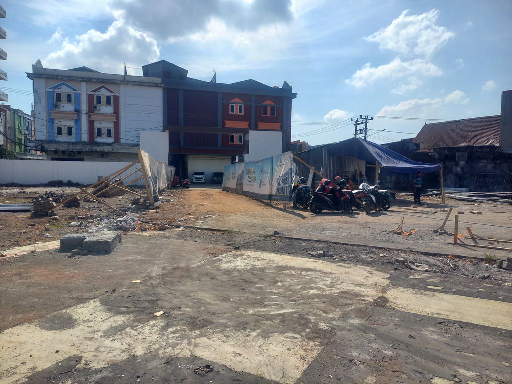 foto posisi tengah perumahan GOLDEN CENDRAWASIH RESIDENCE