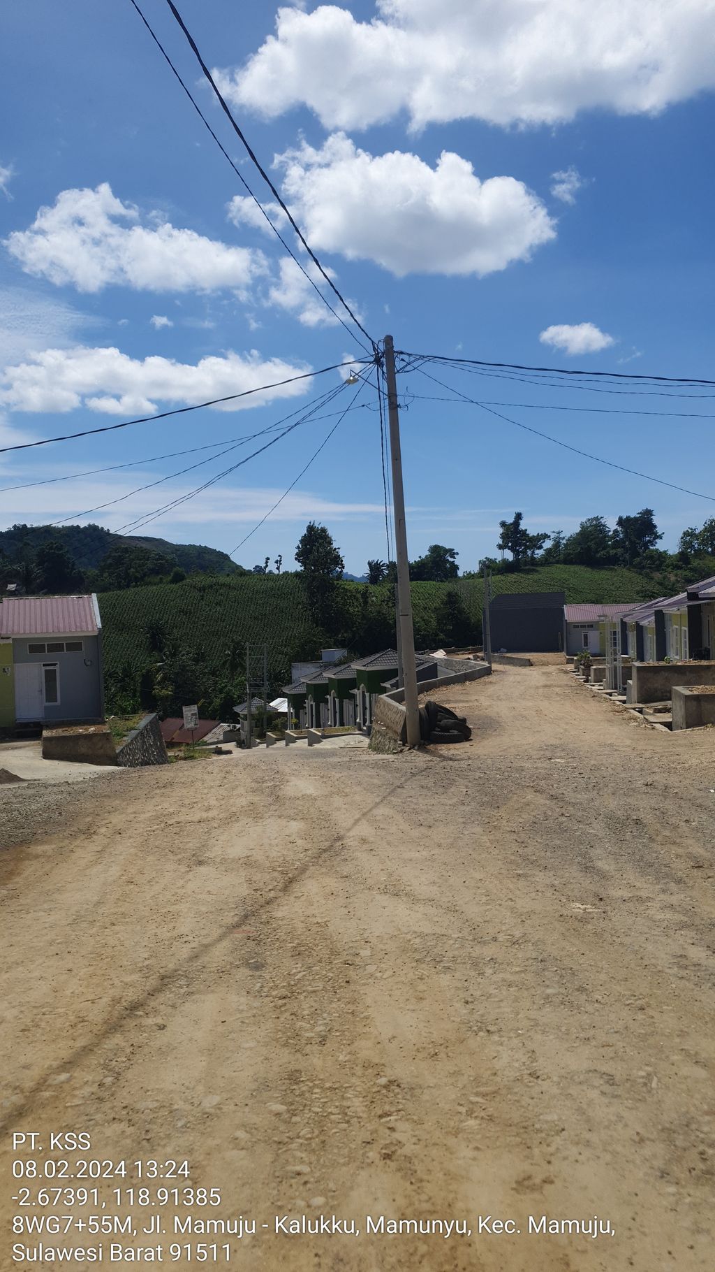 foto gerbang perumahan ROYAL GREEN HILLS 2