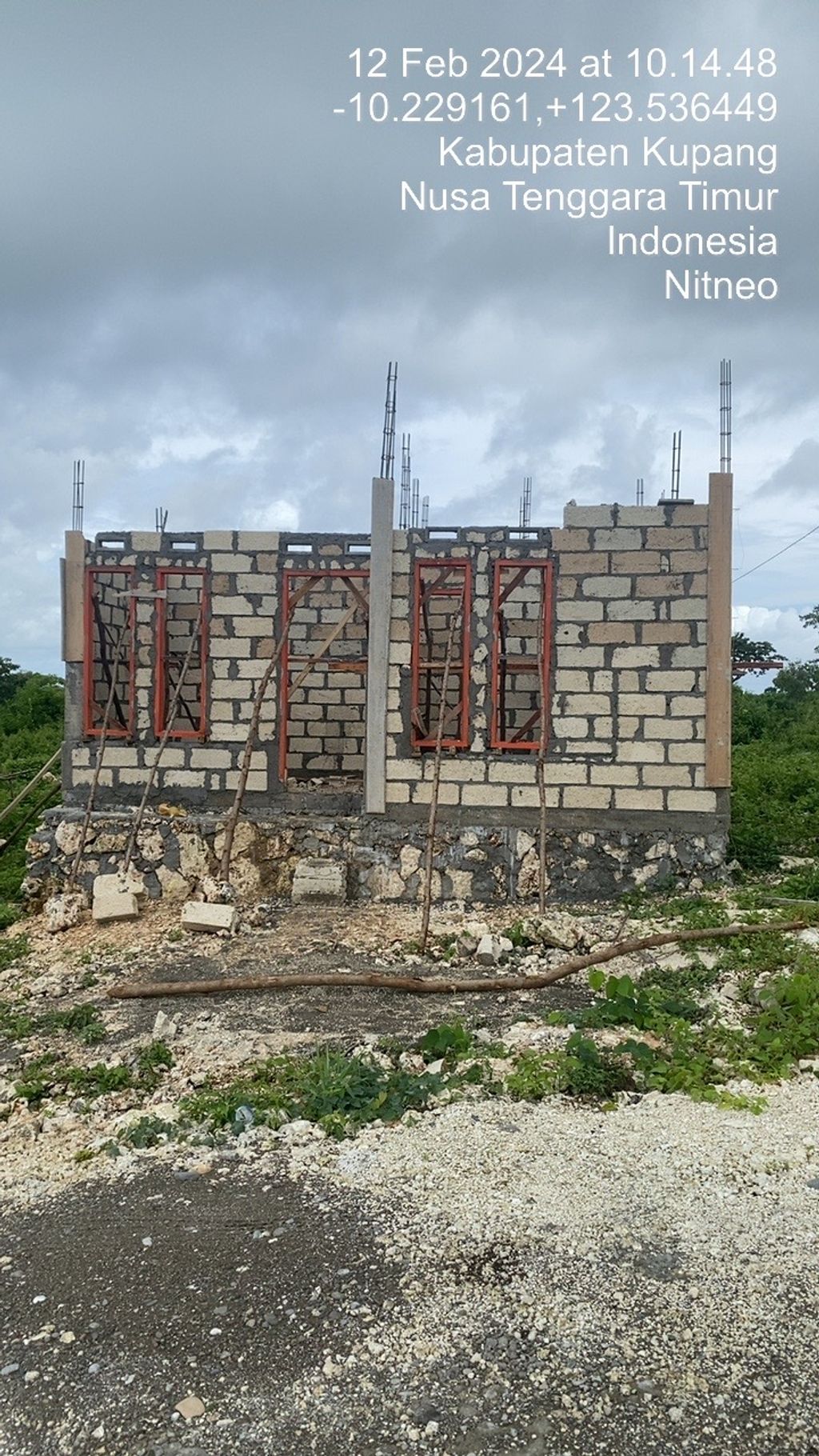 foto contoh rumah perumahan Puri Mandato I Manulai