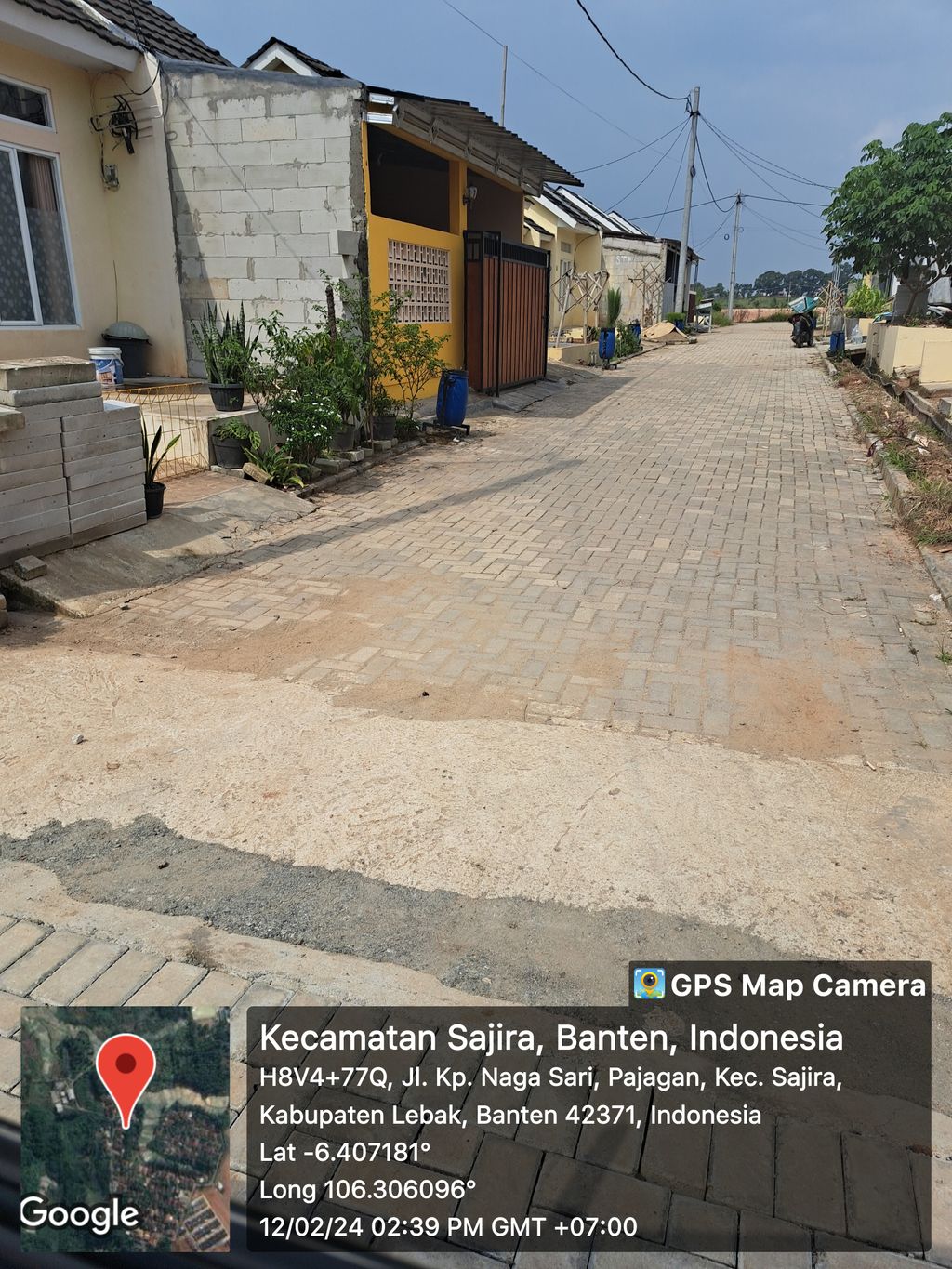 foto posisi tengah perumahan Perum Karian City