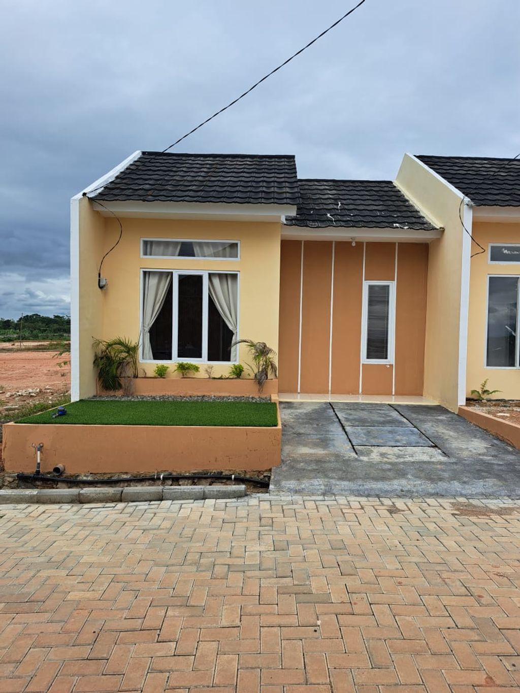 foto tampak rumah tipe SUBSIDI perumahan Perum Karian City