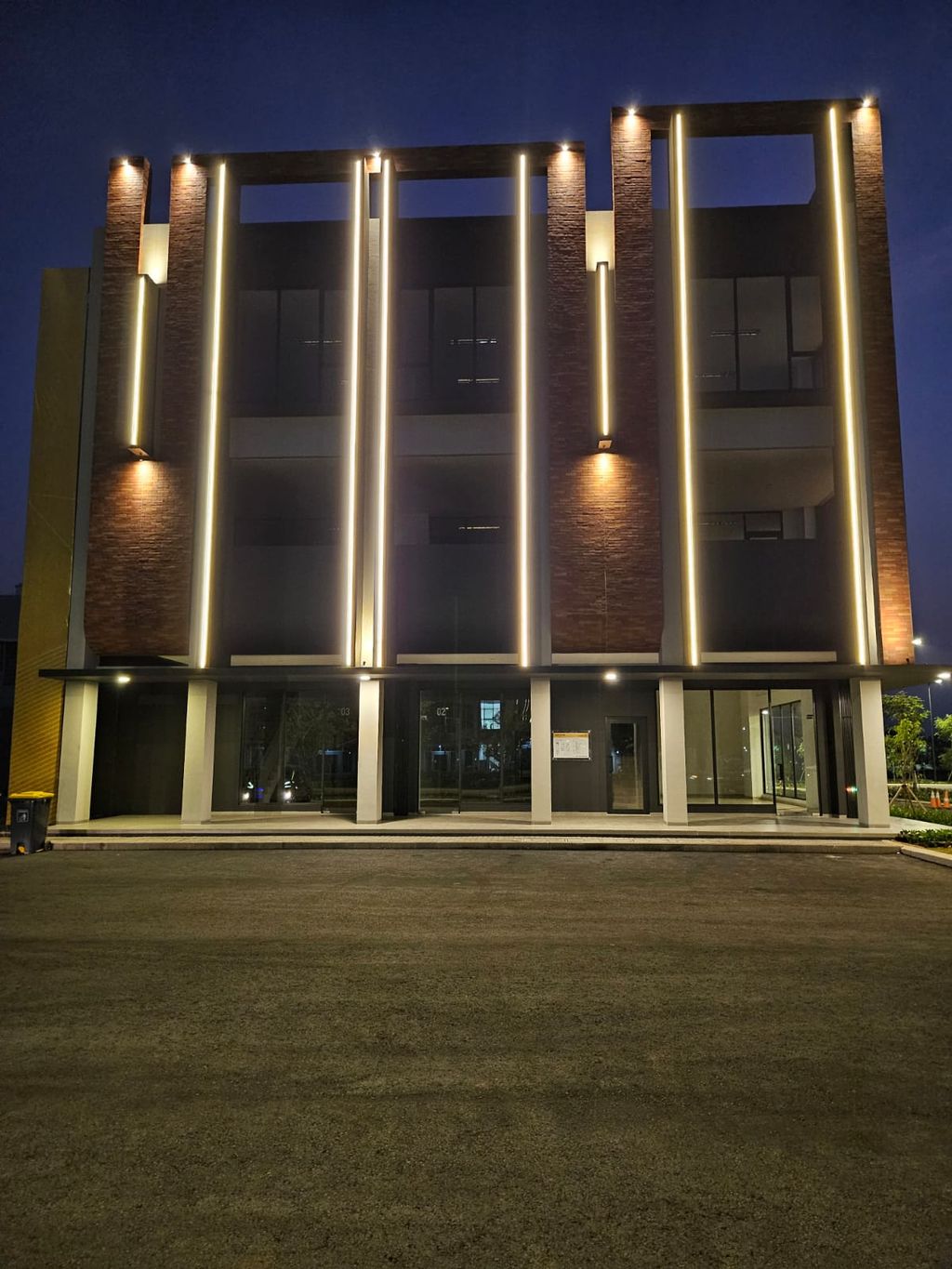 foto tampak rumah tipe BADAN 5 - 1L perumahan SUMMARECON BANDUNG - SAPPHIRE COMMERCIAL