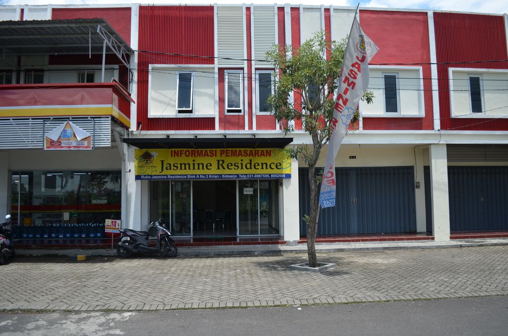 foto tampak rumah tipe RUKO perumahan JASMINE RESIDENCE