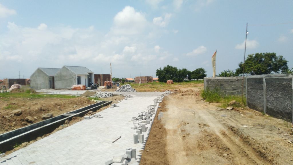 foto gerbang perumahan The Pires Extension