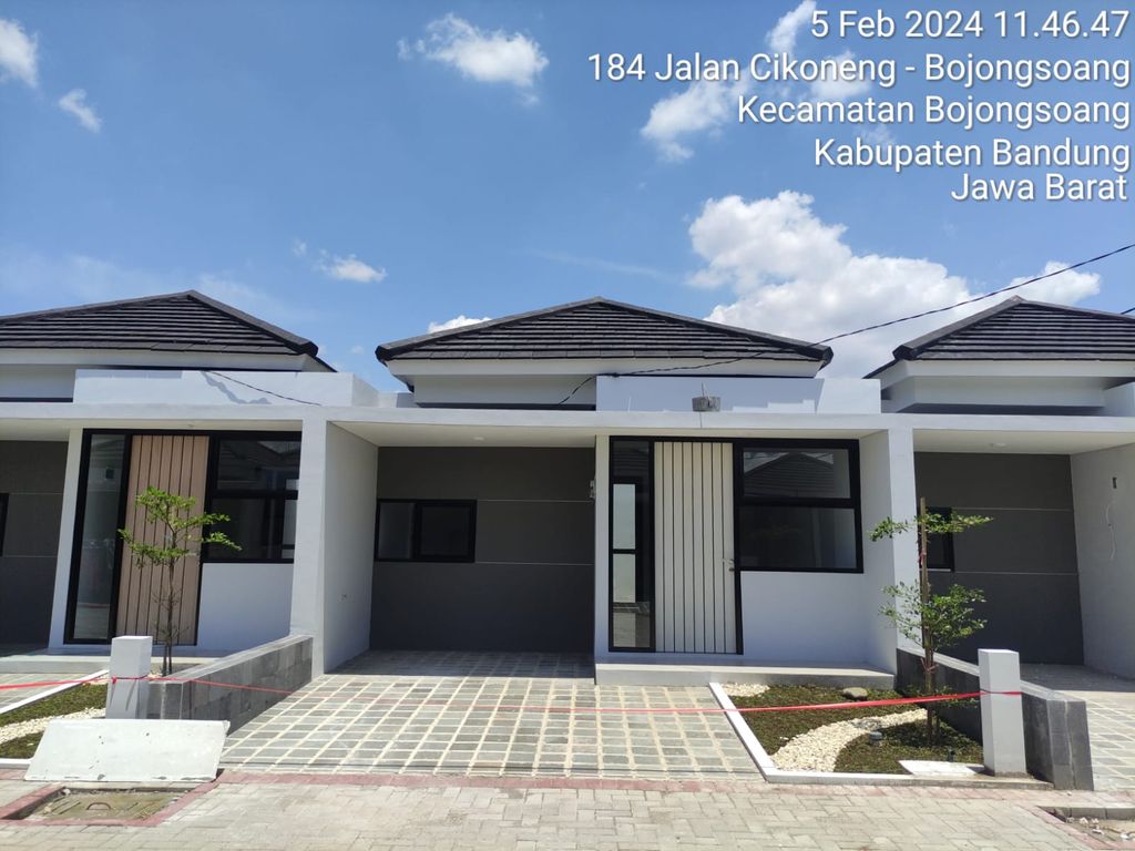 foto tampak rumah tipe 42 perumahan BUMI CIKONENG REGENCY