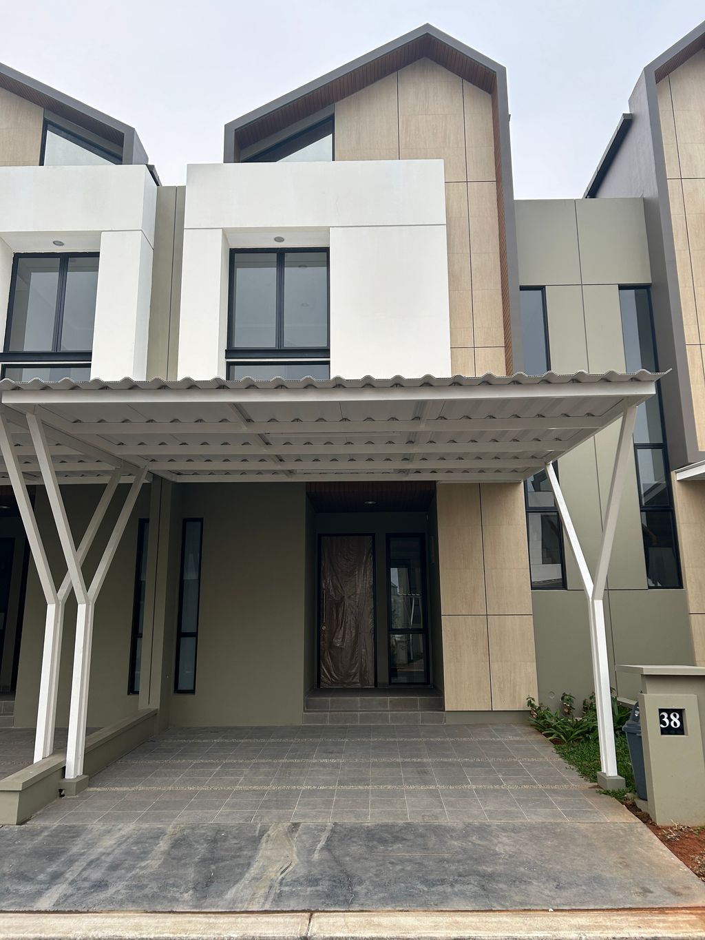 foto tampak rumah tipe FERN perumahan CLUSTER FEDORA PARK, SUVARNA SUTERA