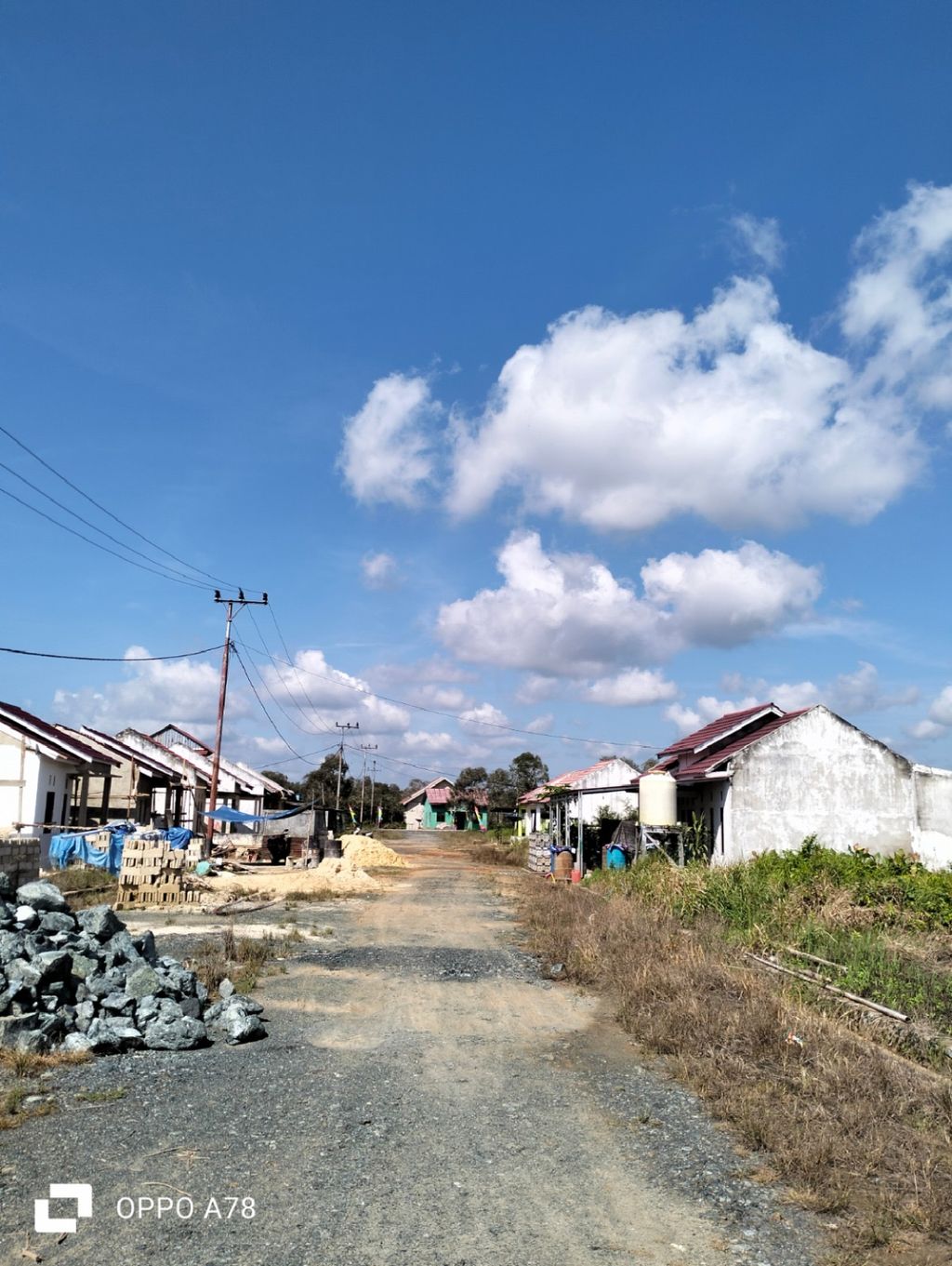 foto posisi tengah perumahan CEMARA INDAH SELARAS
