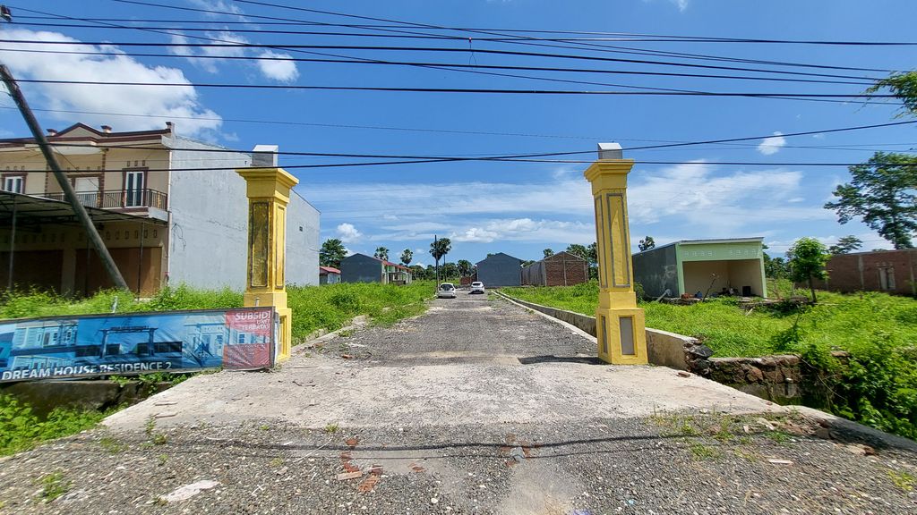 foto gerbang perumahan DREAM HOUSE RESIDENCE 2
