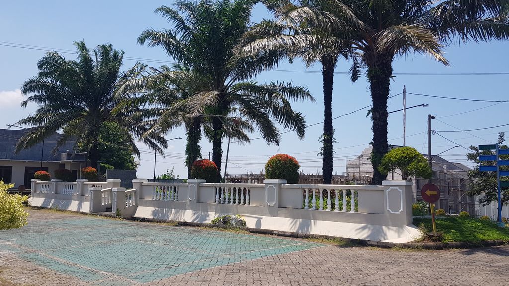 foto posisi tengah perumahan BELLA VISTA REGENCY