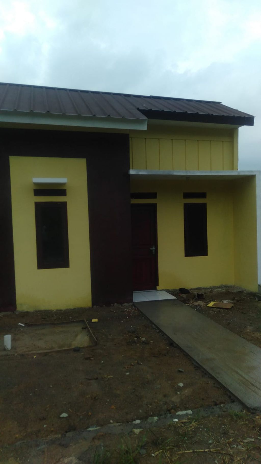 foto tampak rumah tipe 30/72 perumahan LENTERA MUTIARA CIKUYA