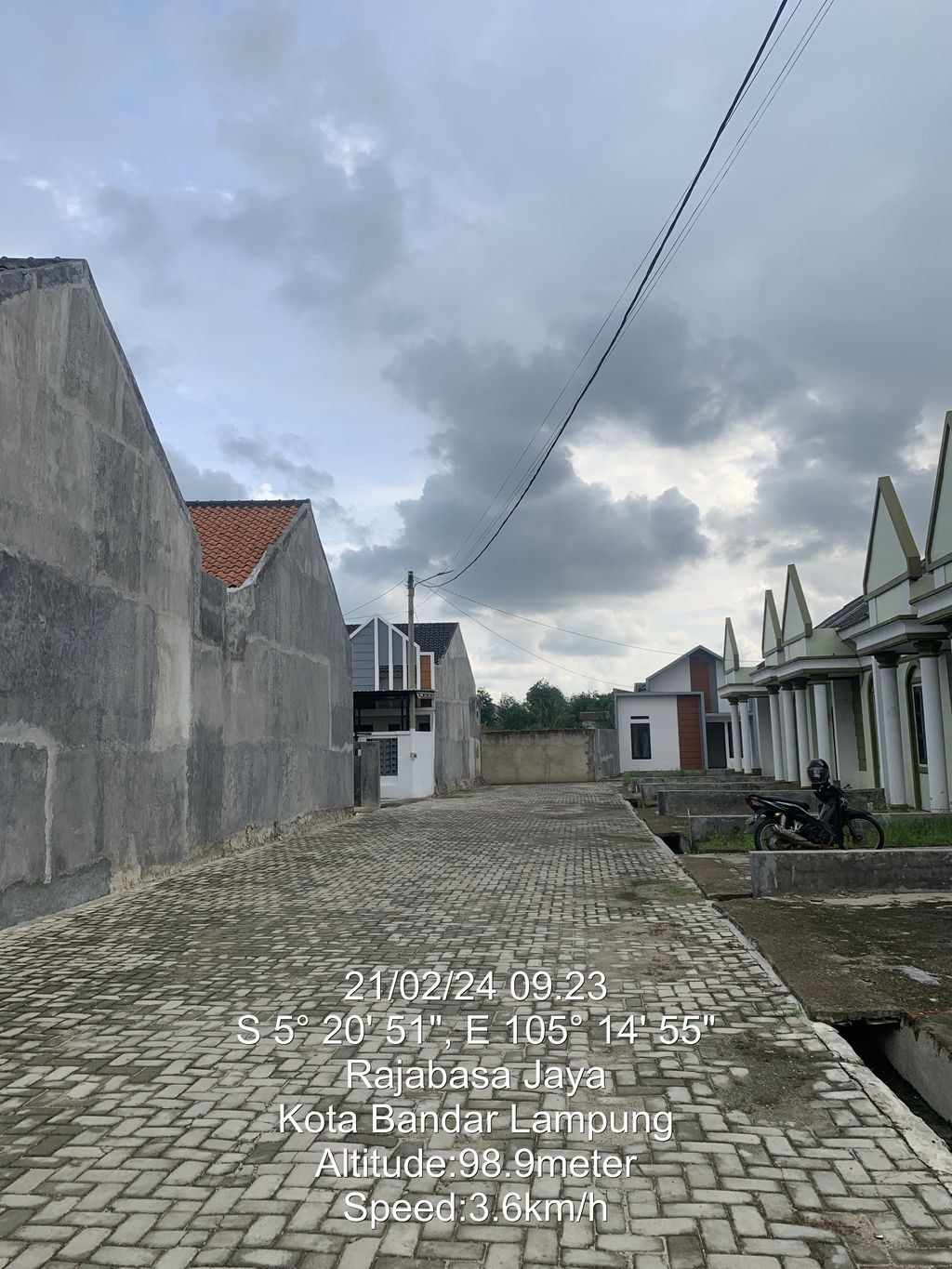 foto posisi tengah perumahan La Bella Residence